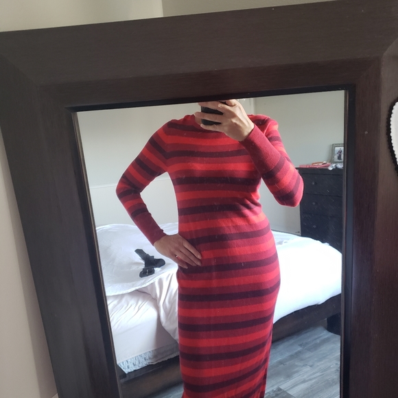 Stripped Maxi Sweater Dress - Picture 5 of 8